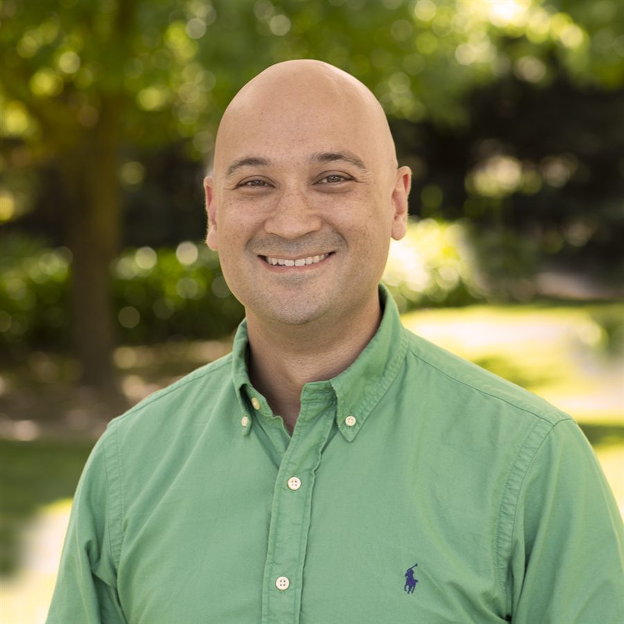 Dr Daniel de Mello
